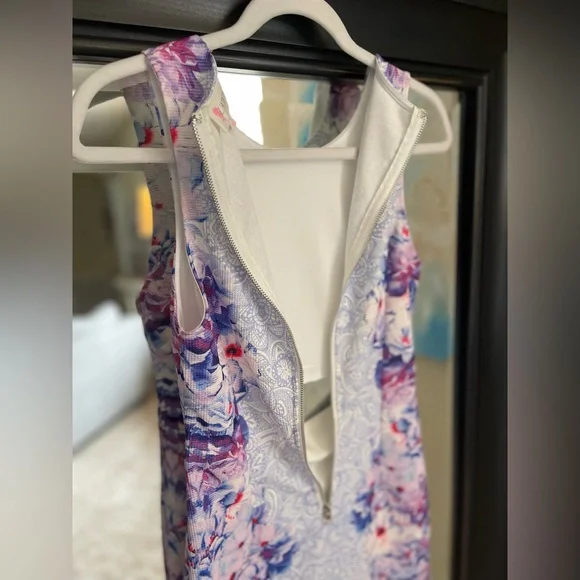 L’ATISTE Floral Cut Out Mini Dress‎ Size Medium - Picture 5 of 6